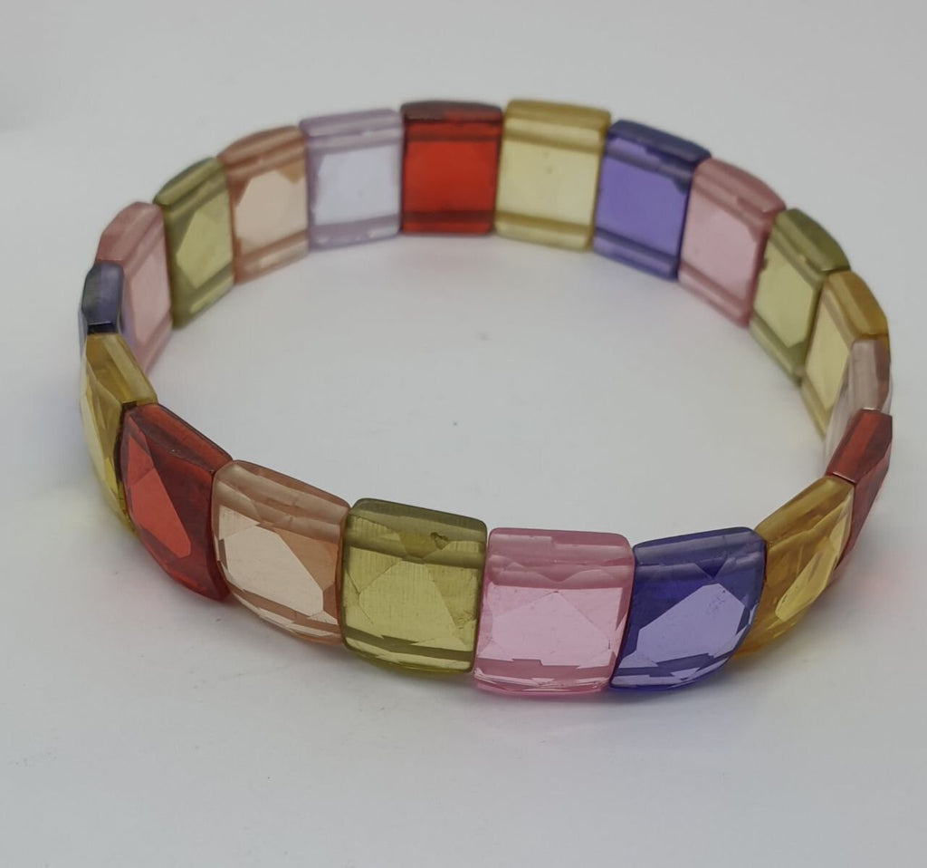Pulsera elástica de circonitas cúbicas multicolor con cuentas facetadas de 11 x 9 mm. Proveedor de joyas con cuentas de doble perforación. Poder curativo.
