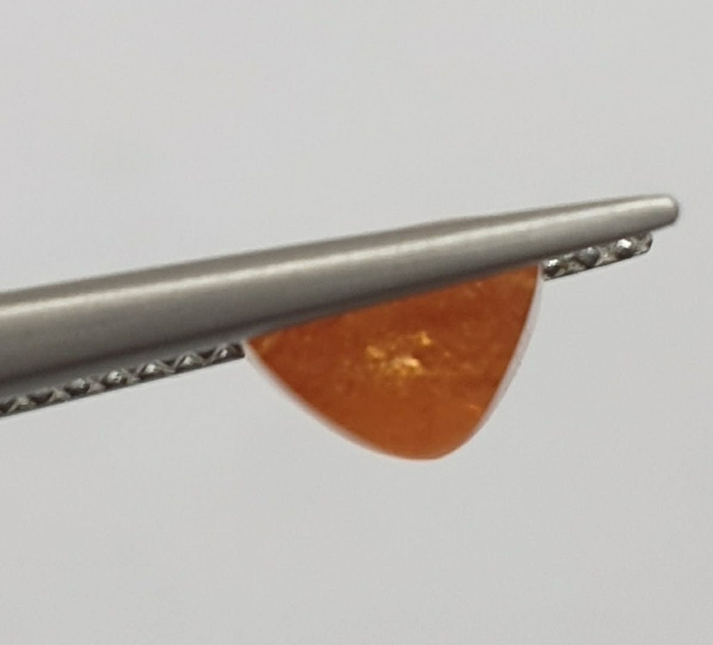 Grenat Spessartine Cabochon Coussin 7mm (2,86ct.).