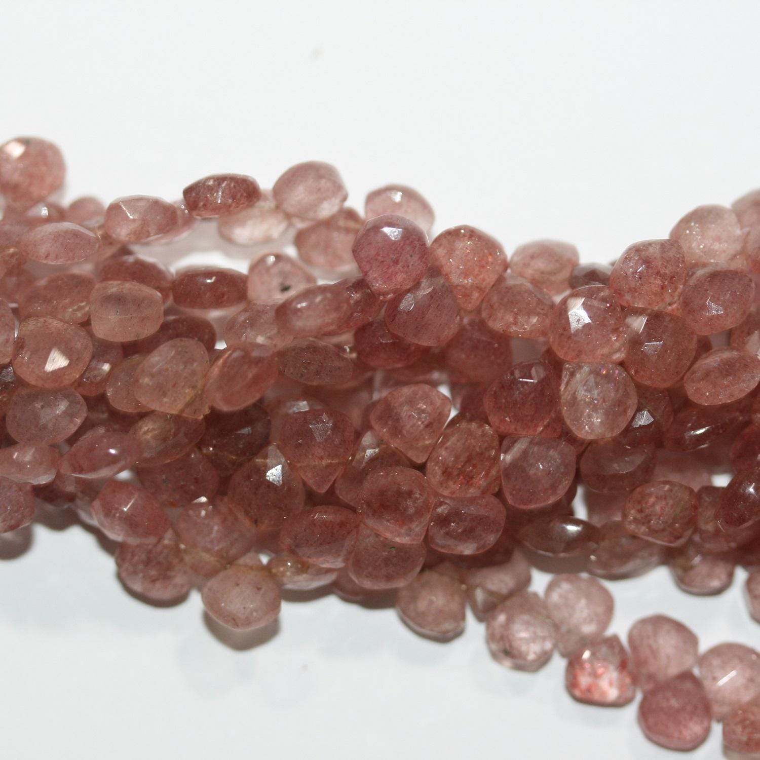 Perles en quartz St Cherry facettées en forme de goutte, 8 pouces, 6 mm. Longueur du fil : environ 20 cm.