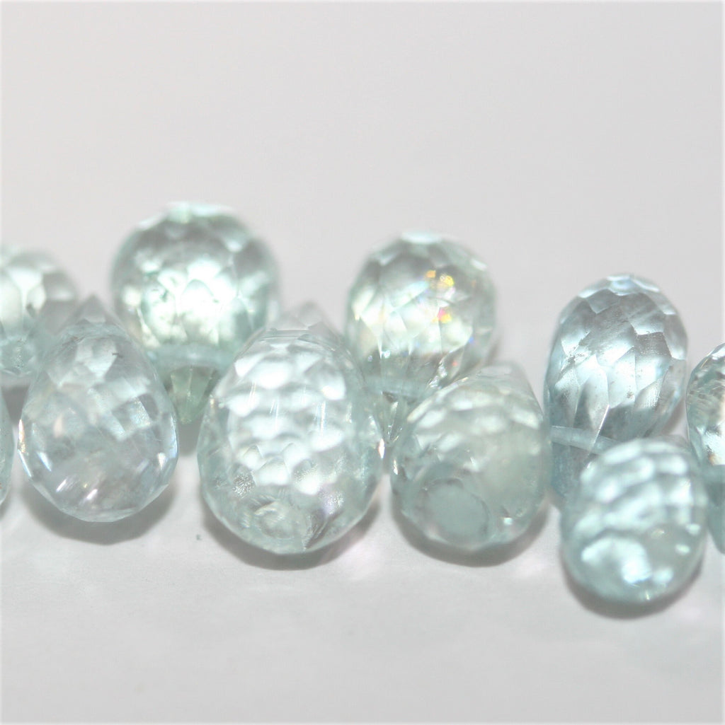 Cuentas de aguamarina facetadas de 8" x 4 mm aproximadamente - Hilo de 20 cm.