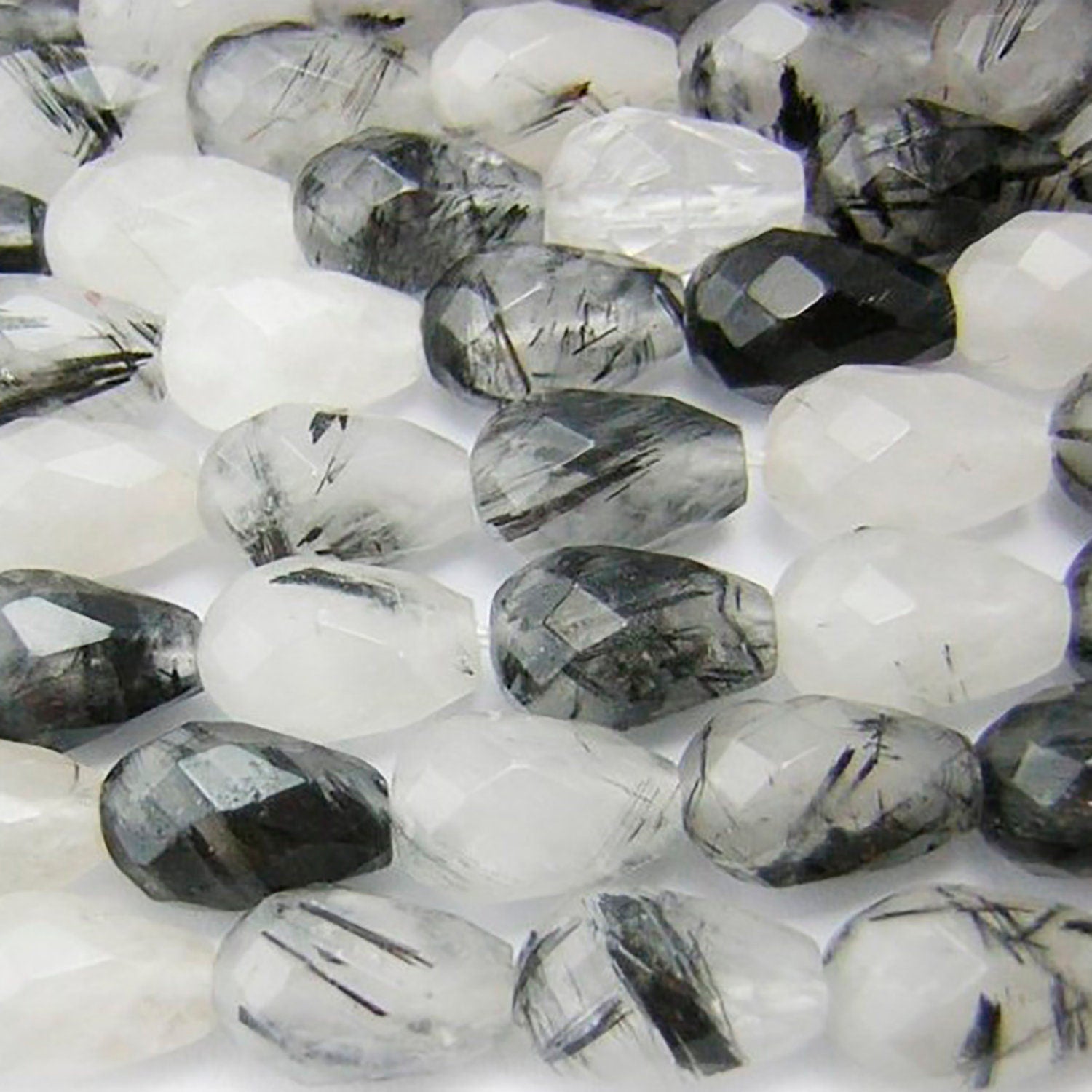 Cuentas de cuarzo turmalinado facetadas de 16" (12 x 8 mm) - Hilo de 40 cm