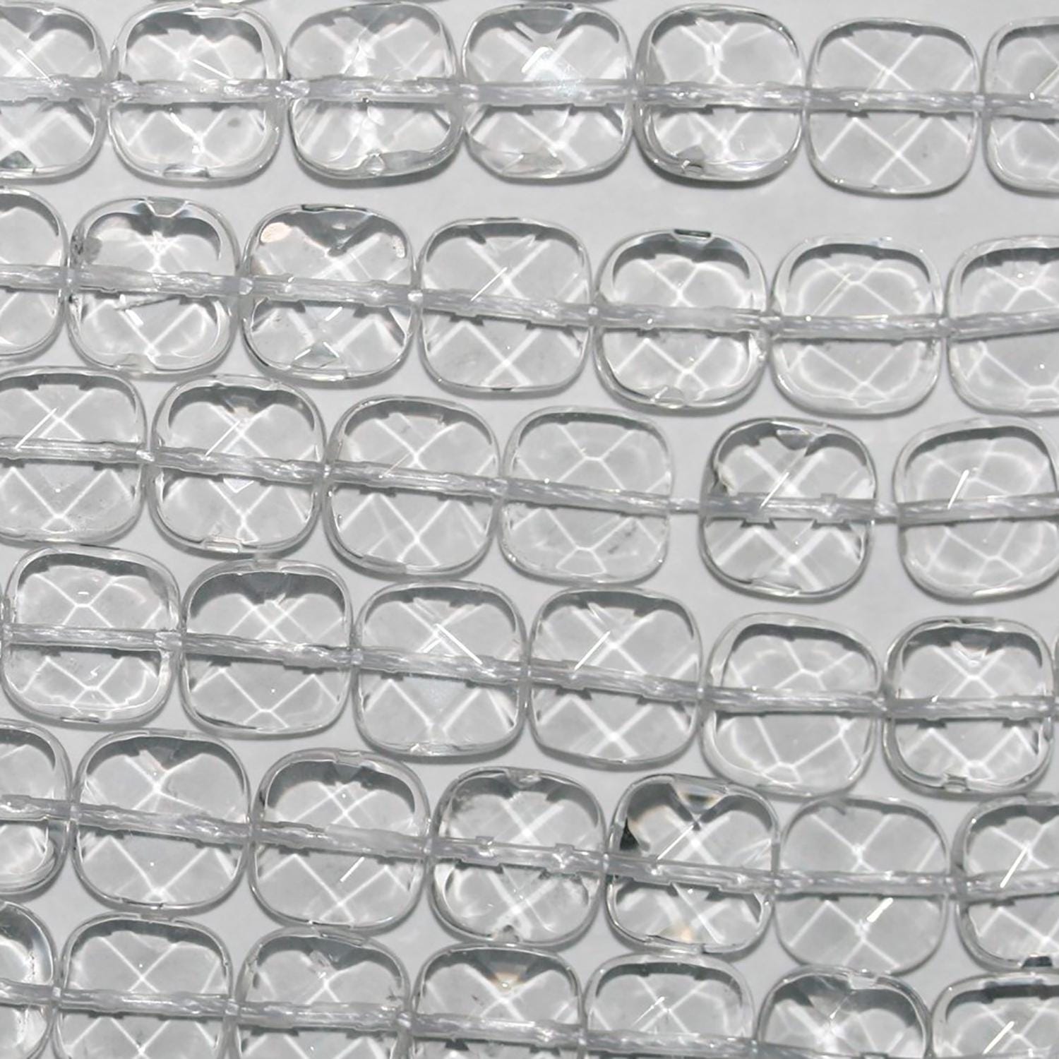 Perles carrées à facettes en cristal de roche St 16" (10 mm) - Fil de 40 cm