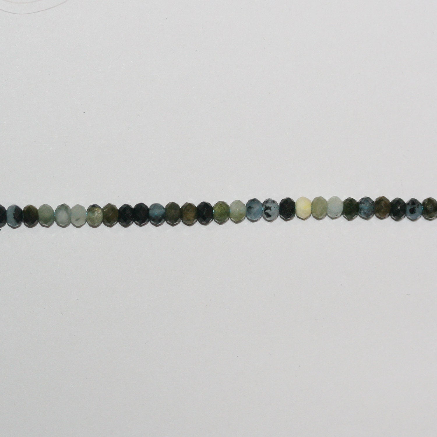 Perles rondelles à facettes en aigue-marine de 15 pouces, 4 x 3 mm. - Fil de 39 cm.