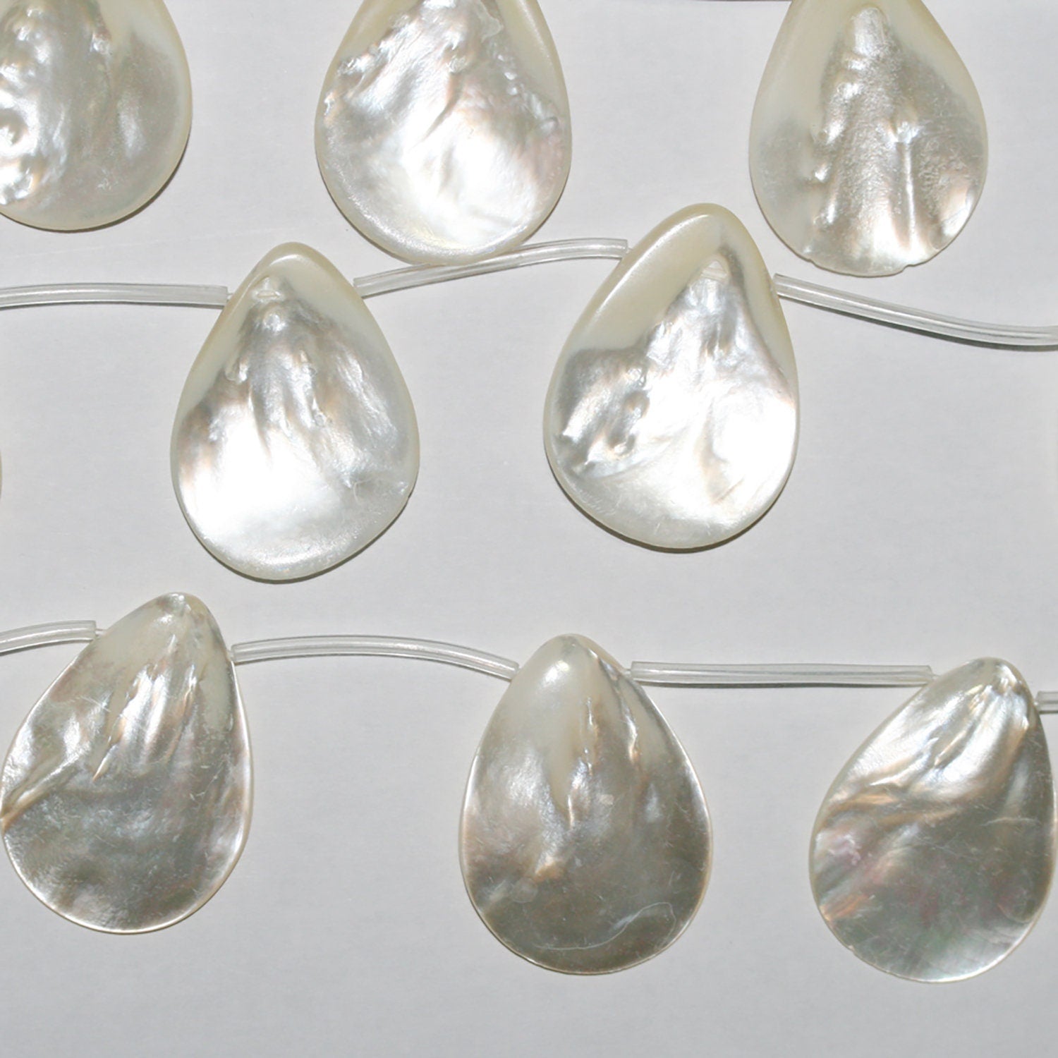 14" St MOP Smooth Leaf Beads 35x25mm.Approx.-Strand 38mm