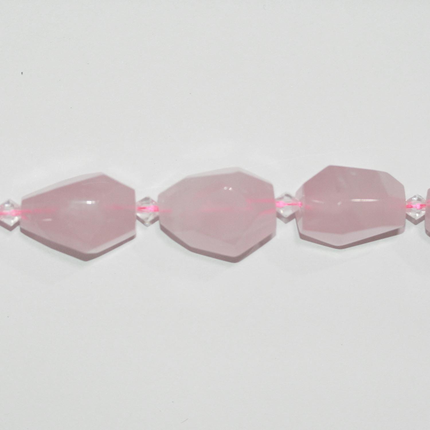 Perles de quartz rose Saint-Pierre facettées en forme de pépites, 15 pouces, 25 x 18 mm. Longueur approximative du brin : 39 cm.