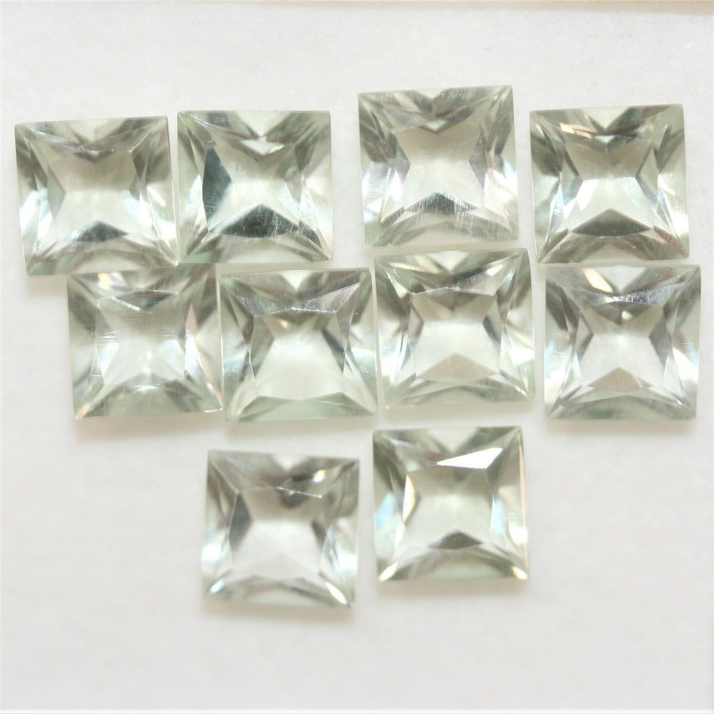 Lot de 10 pierres carrées à facettes de prasiolite de 7 mm.