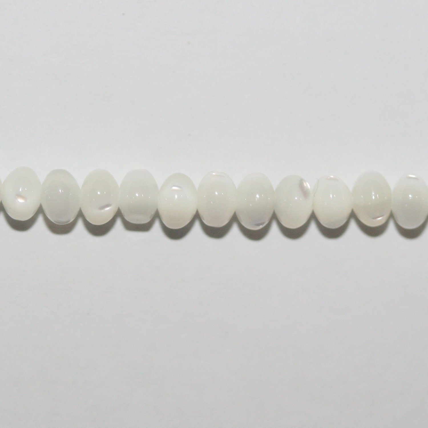 Cuentas redondas lisas St MOP de 16" (4 x 3 mm) - Hilo de 40 cm