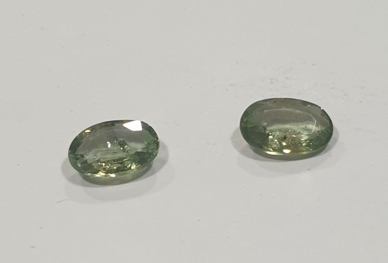 1 Pair Green Sapphire Lot Faceted Oval 6x4mm. Natural Saphire .(Natural Sapphire)