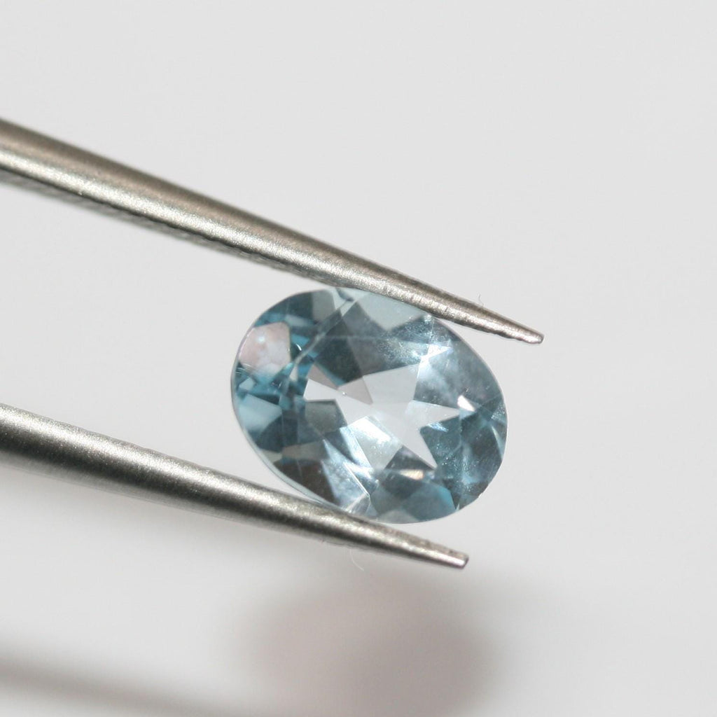 Lote de 4 topacios azul cielo facetados ovalados de 8 x 6 mm. (4 piezas).