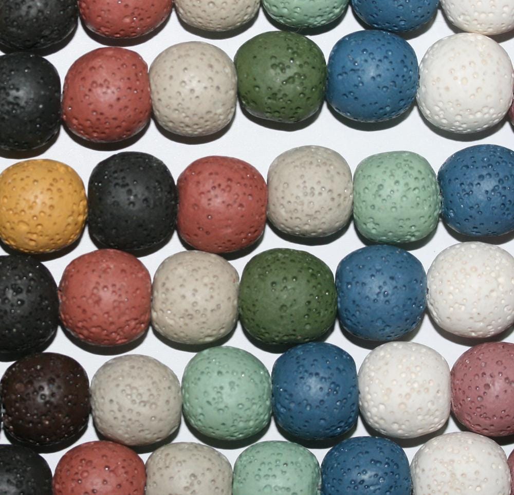 Perles rondes multicolores en lave, 13-14 mm (percées à 2,5 mm), 15 pouces (38 cm). Longueur du fil : 39 cm.