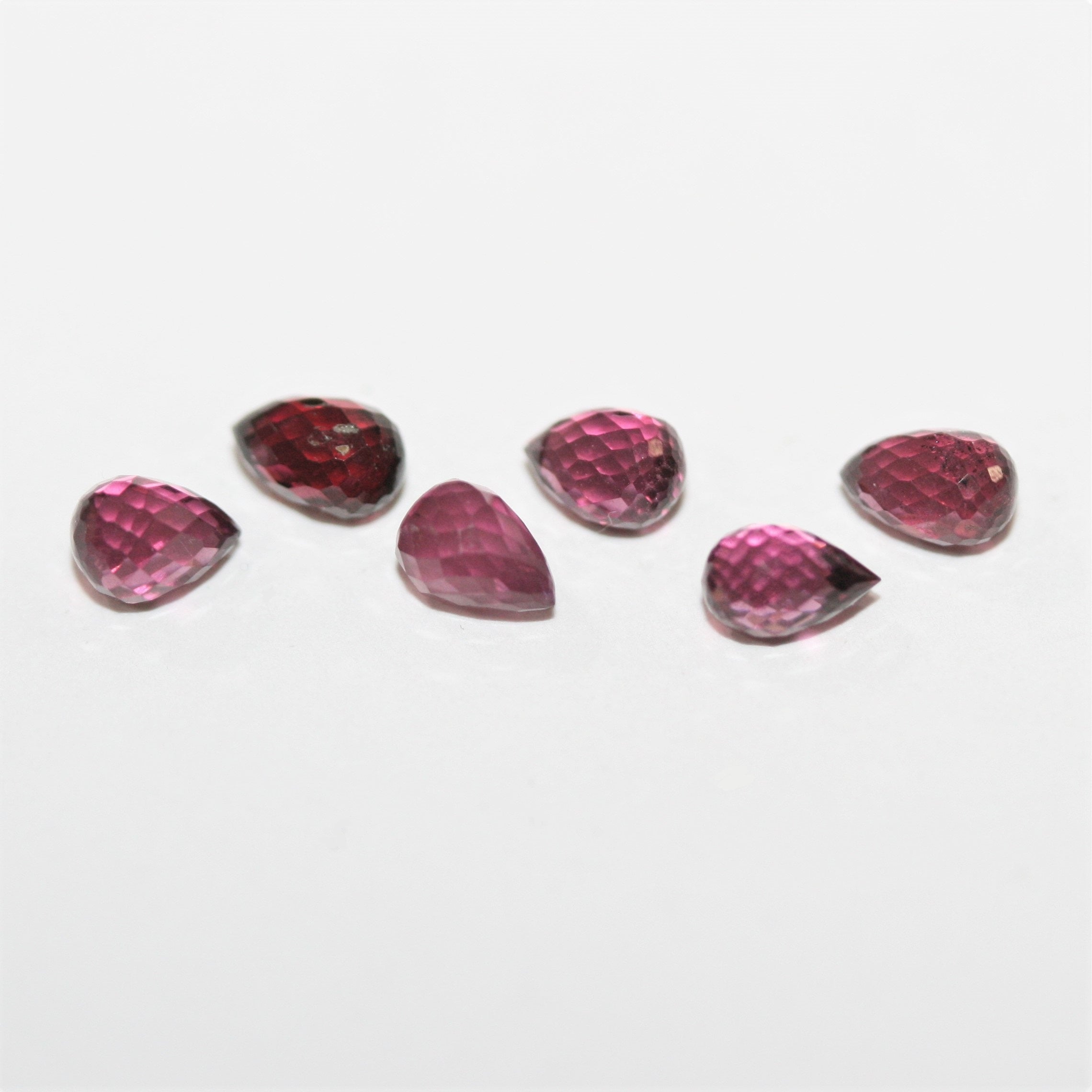 Lote de 6 piezas de granate rodolita natural facetado, sin perforar, granate rojo, gemas sin tratar