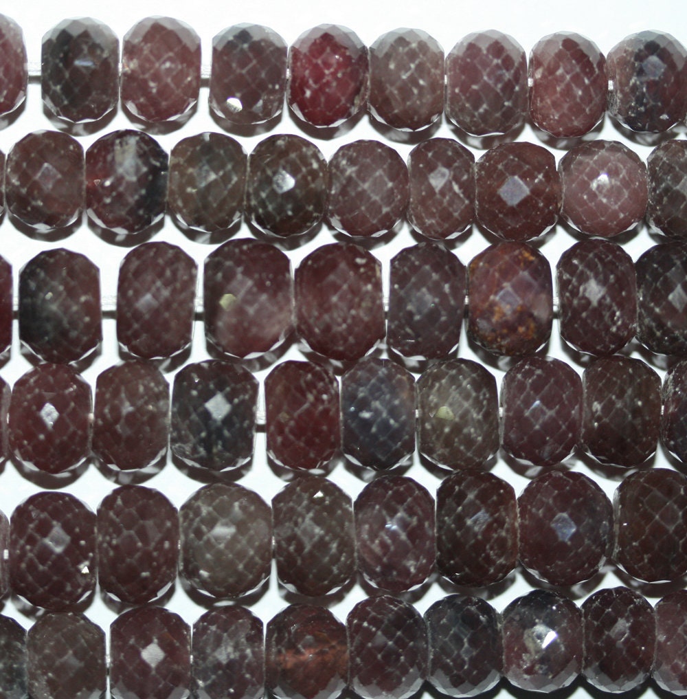 Perles rondelles à facettes en saphir rouge de 14 pouces (9 x 7 mm). - Fil de 37 cm.