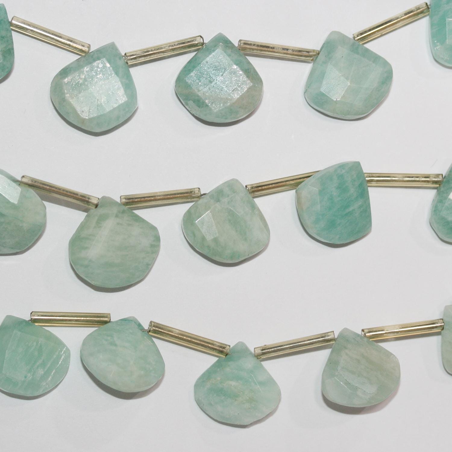 Cuentas de Amazonita Santa facetadas de 8", 12-16 mm aprox. - Hilo 21c