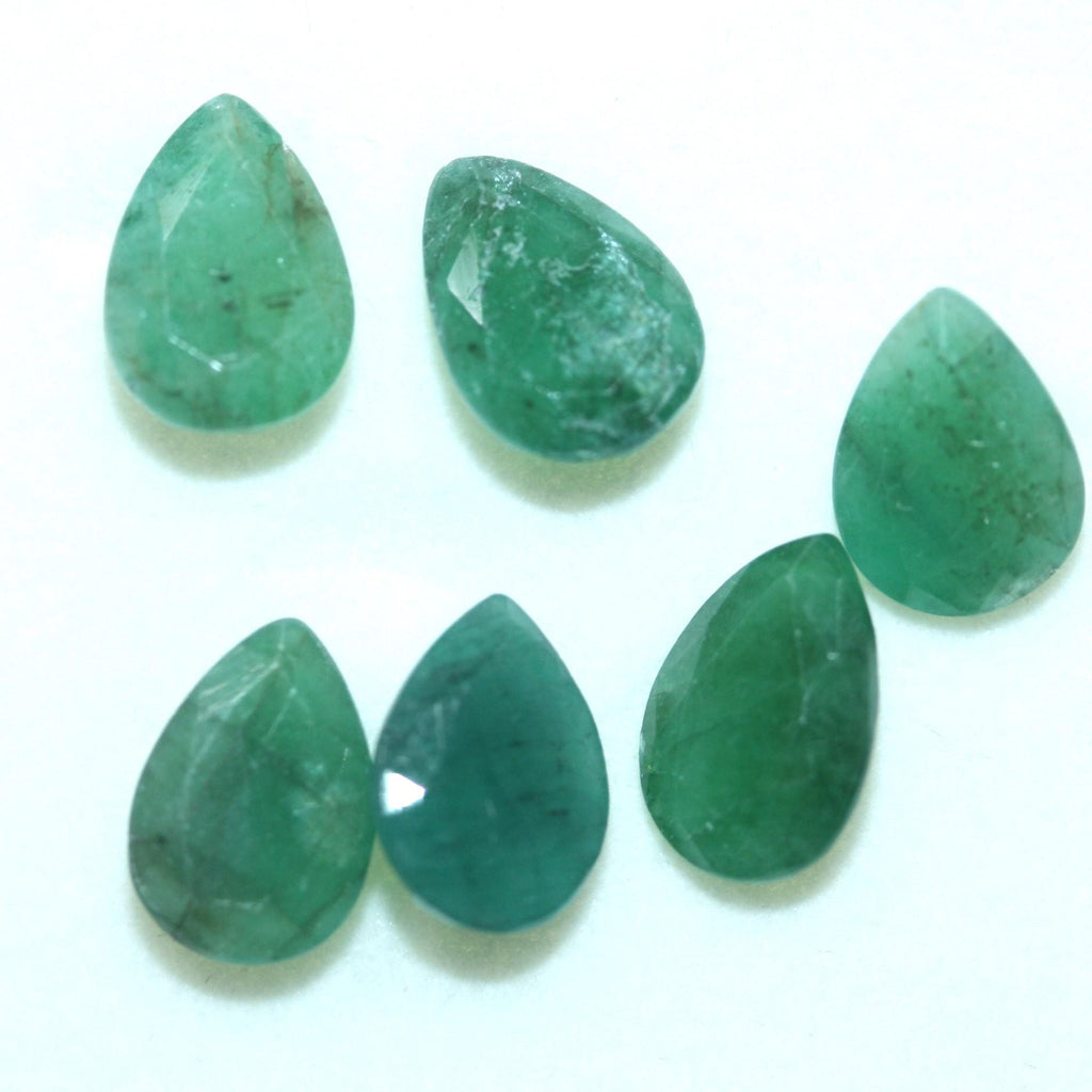 Lot de 6 gouttes d'émeraude à facettes 10x7mm.