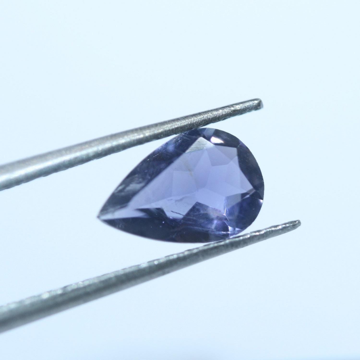 Lot de 8 iolites facettées en forme de goutte 9x6mm. (8 pièces).