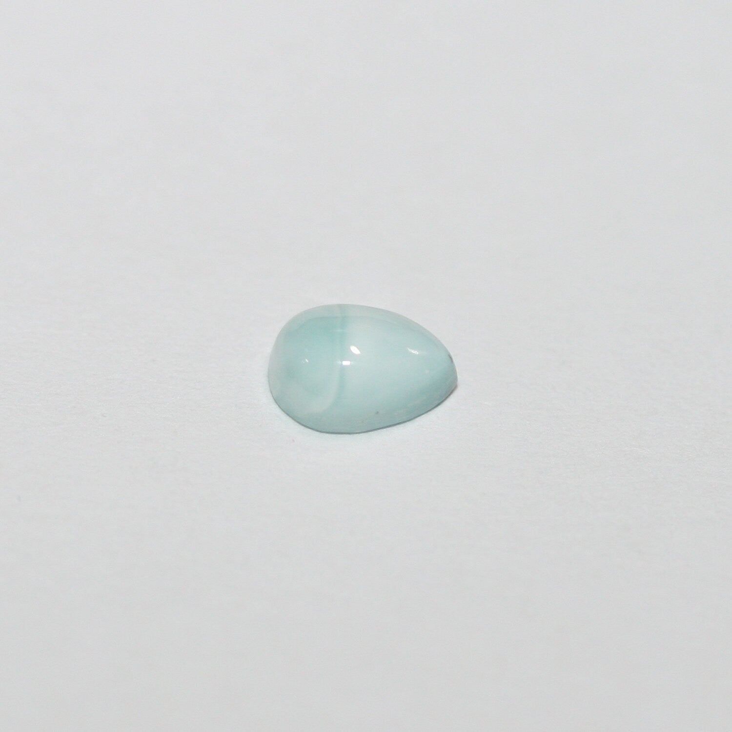 Lote de 20 cabujones de larimar en forma de gota, 6 x 4 mm. (20 uds.)