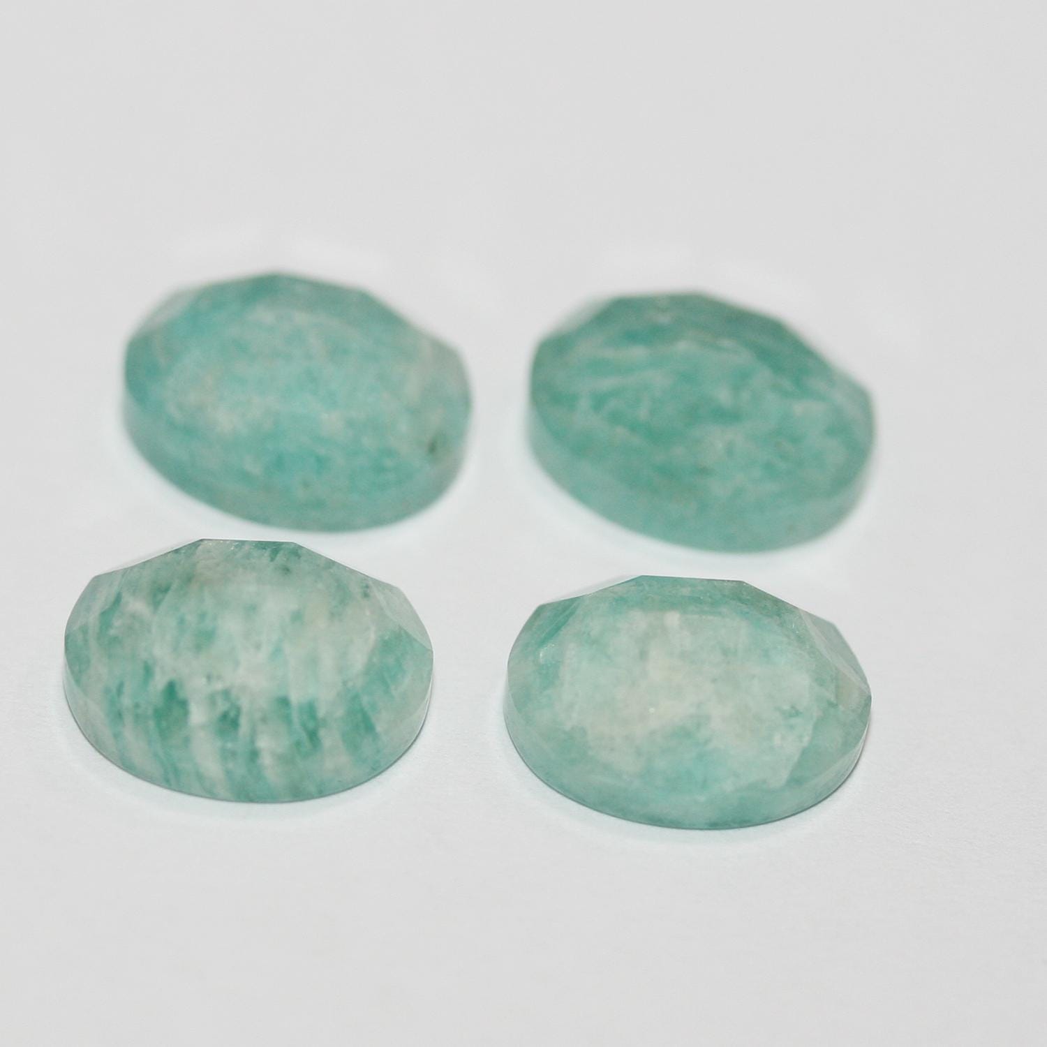 Lote de 4 cabujones facetados ovalados de amazonita de 12 x 10 mm (4 unidades)