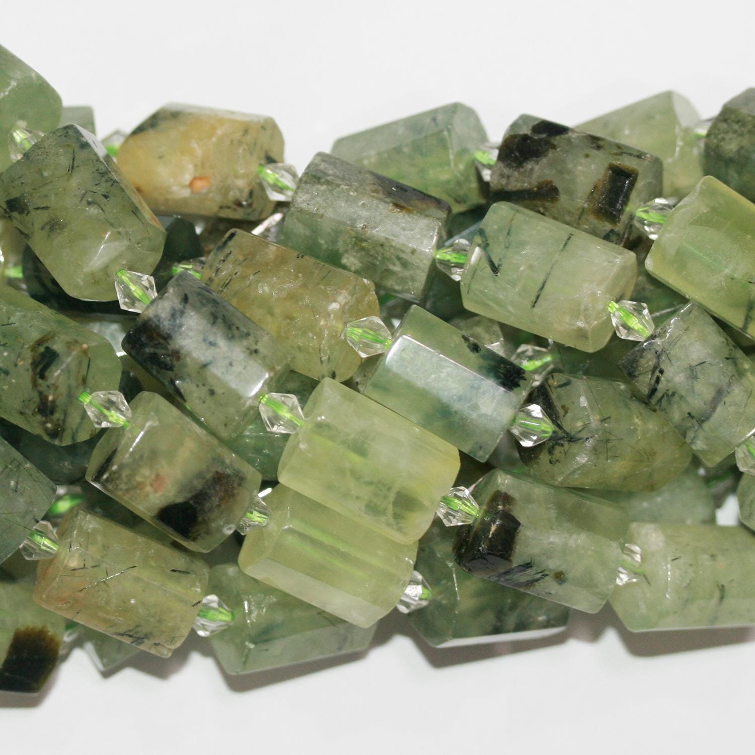 Cuentas de tubo facetadas de St Prehnite de 17", 18 x 13 mm, aprox. - Hilo de 39 cm.