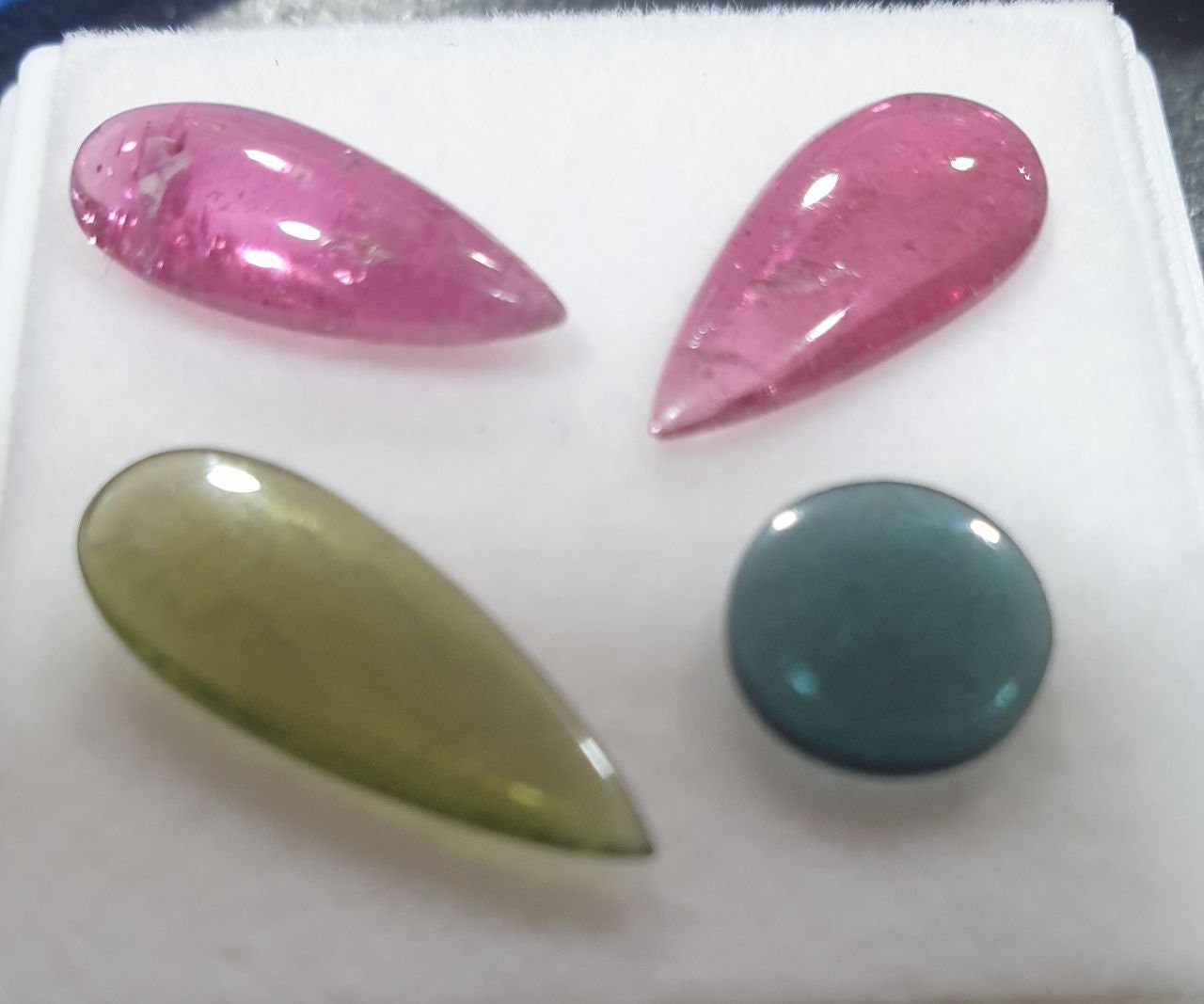 Lot de cabochons en tourmaline bleue, verte et rose (4 pièces) - Pierres précieuses en vrac - Prix de gros - Gemmes naturelles