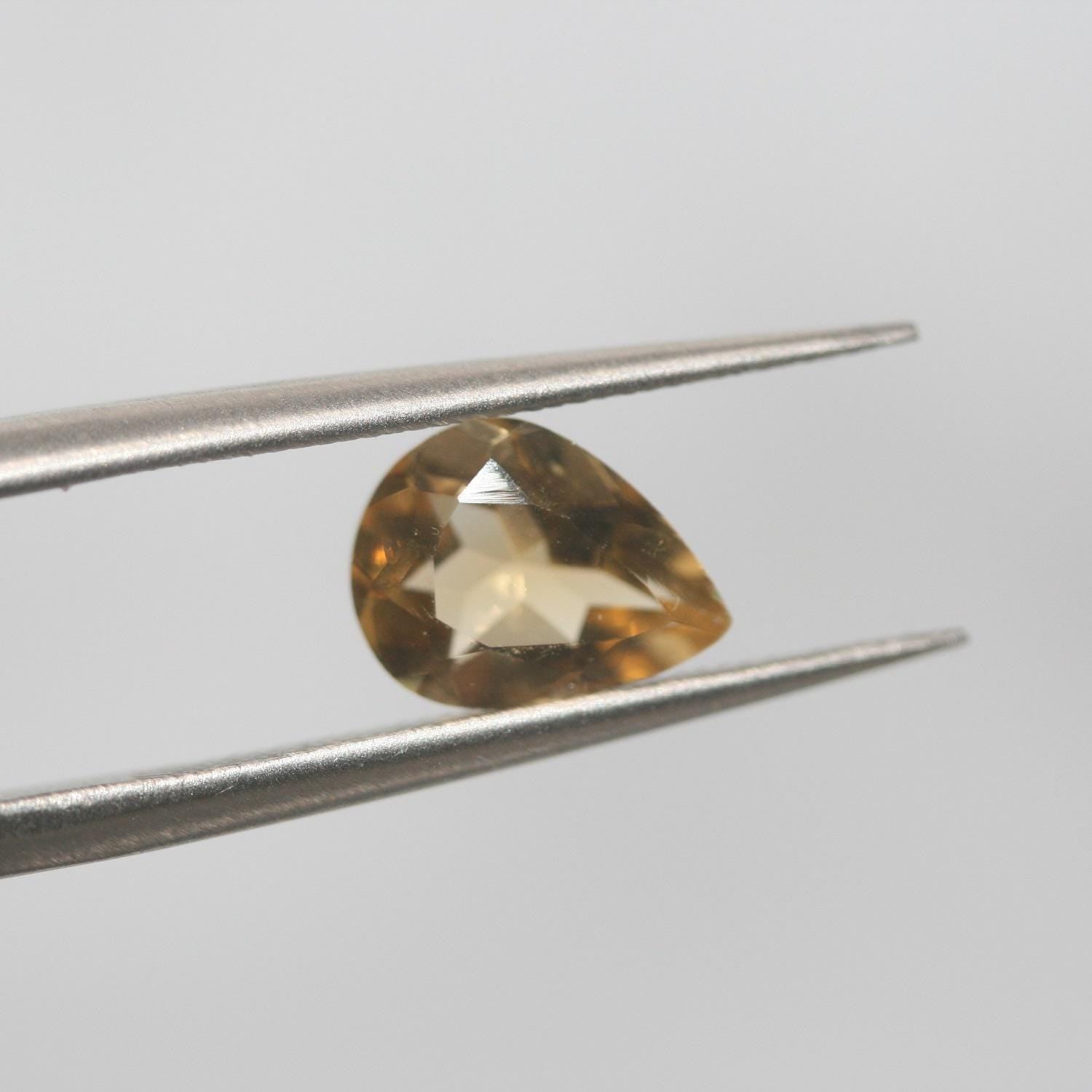 Lote de 4 piezas de citrino facetado gota 9x6 mm. (4 piezas).