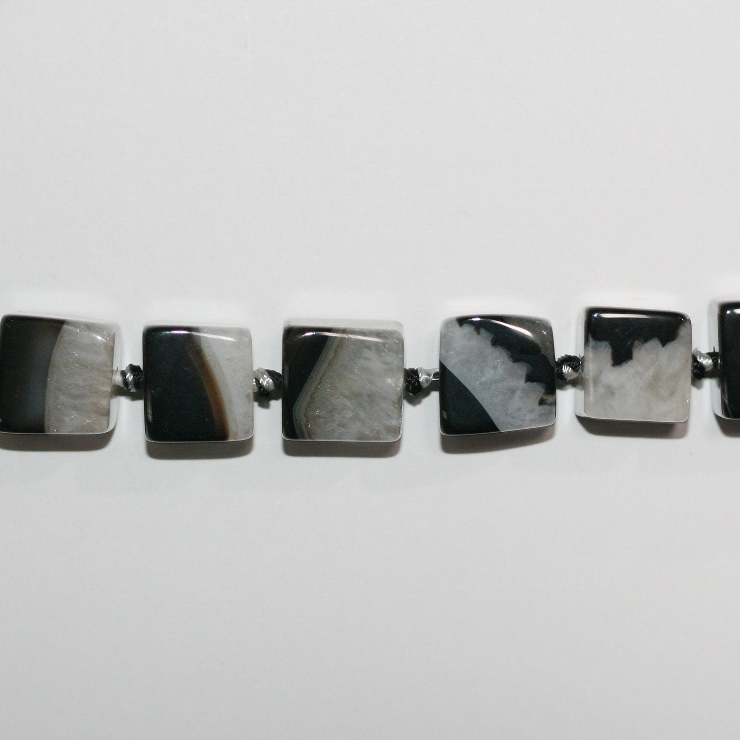 Perles cubiques lisses en onyx rayé St 15" 15 mm.-Rig 39 cm.