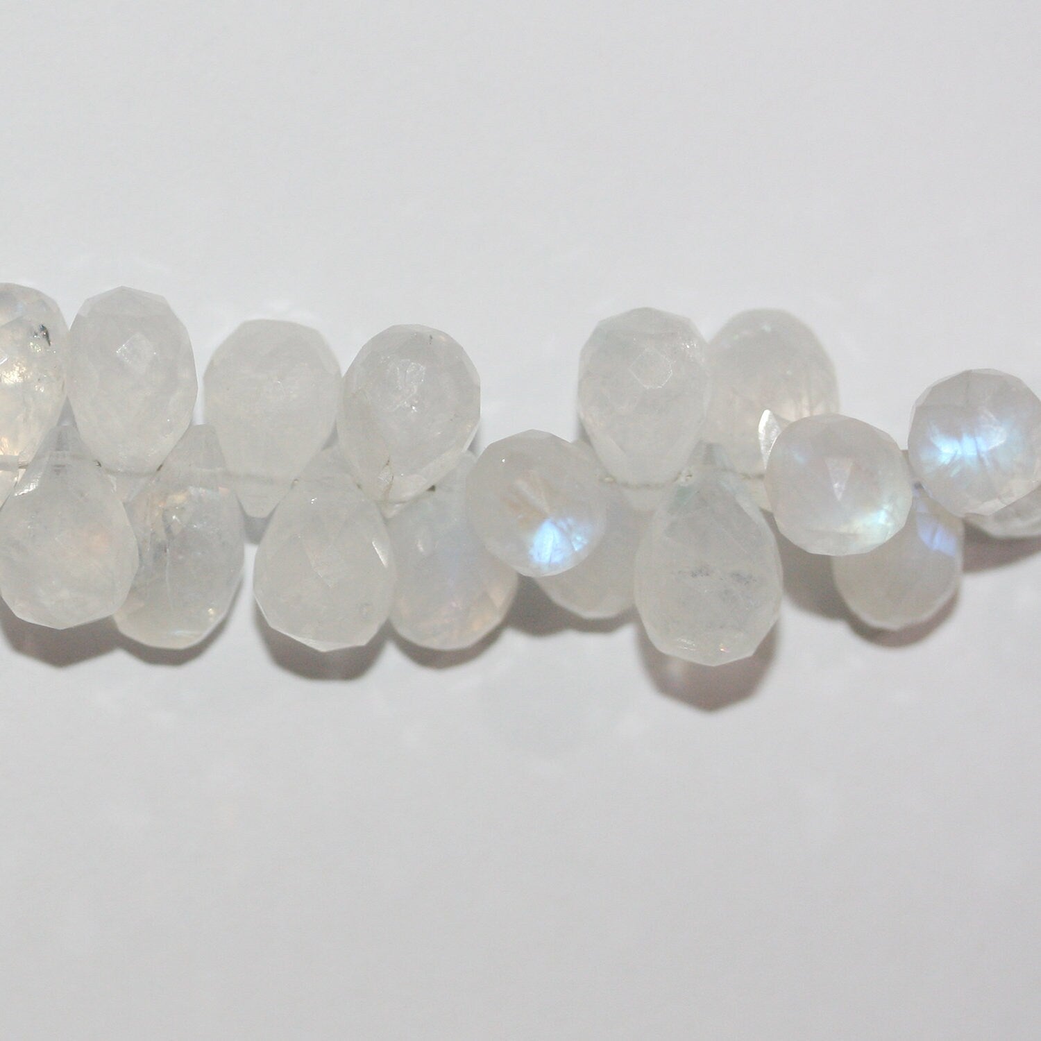 Perles en pierre de lune facettées de 8 pouces, 9 x 6 mm - Fil de 20 cm.