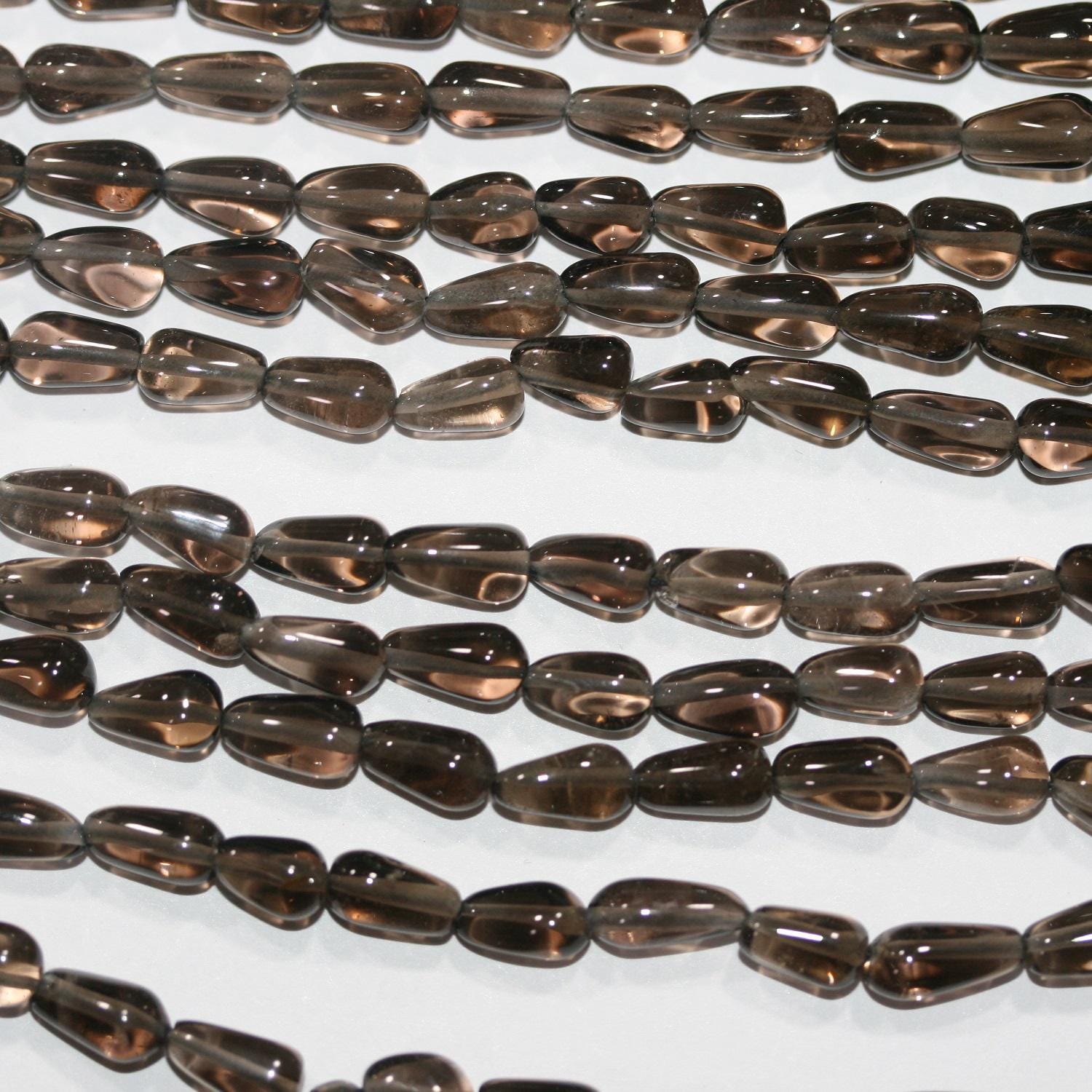 Boucles d'oreilles pendantes en quartz fumé lisse de 14 pouces (10 x 5 mm) - Longueur du collier : 37 cm - Réf. 8364