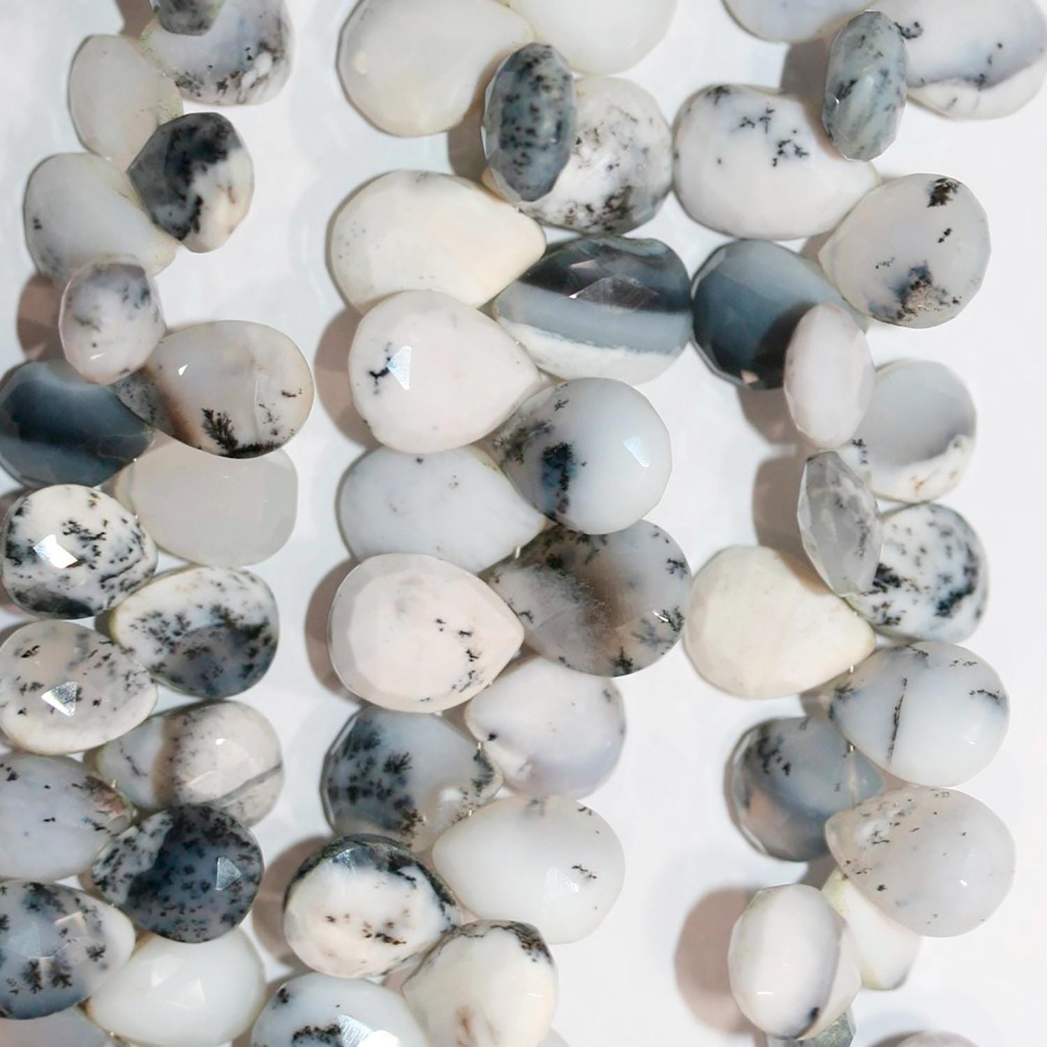 Perles en forme de goutte à facettes en opale dendritique St 9" (environ 12 x 9 mm) - Longueur du fil : 22 cm