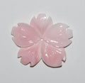 Pendentif feuille en coquillage rose naturel, 32-38 mm environ.