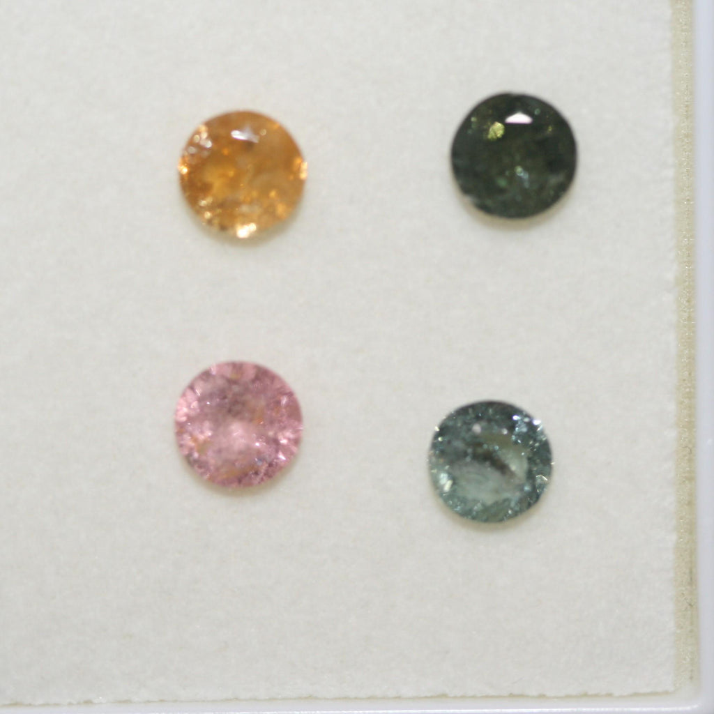 Lote de 4 turmalinas multifacéticas de 6 mm, redondas, sin tratar, de corte redondo, rosa, verde, amarillo y gris. Gemas al por mayor, bricolaje. Piedras auténticas.