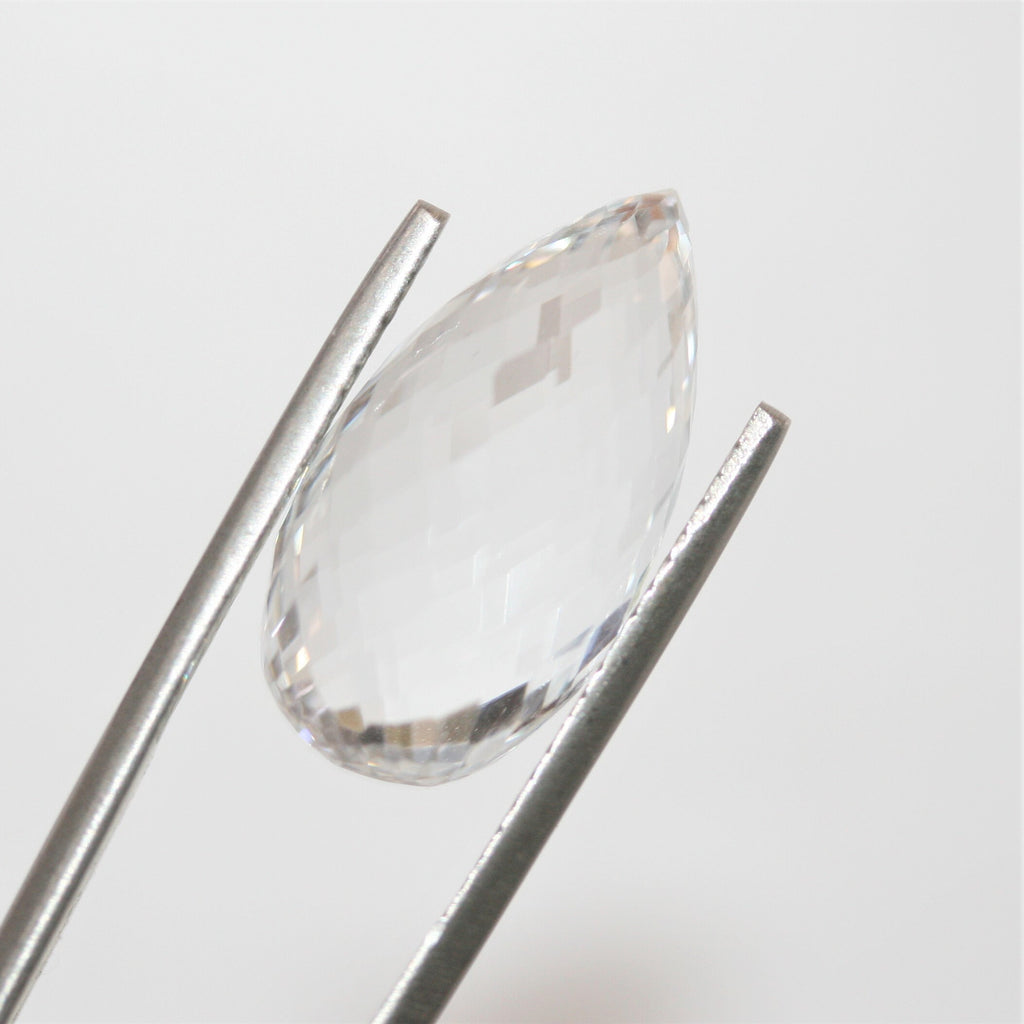 Colgante de gota facetada de cuarzo cristal de roca natural (sin perforar), 21,2 x 11 mm (15,73 ct).