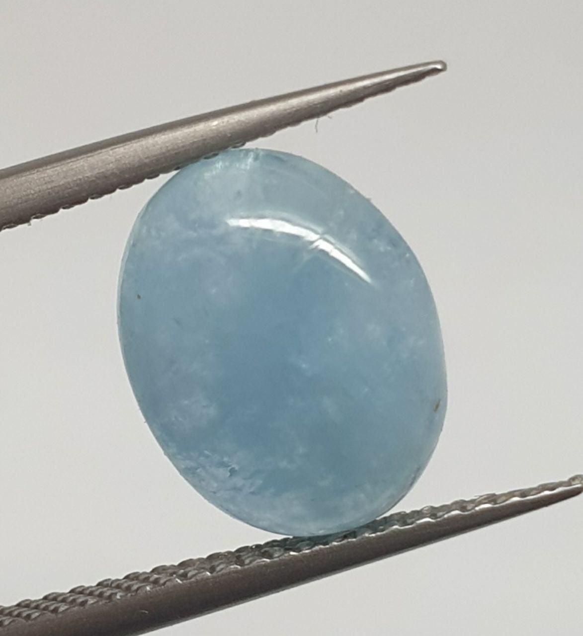 Cabochon ovale d'aigue-marine 11 x 8,8 mm (3,07 ct) - Pierre précieuse naturelle pour la joaillerie