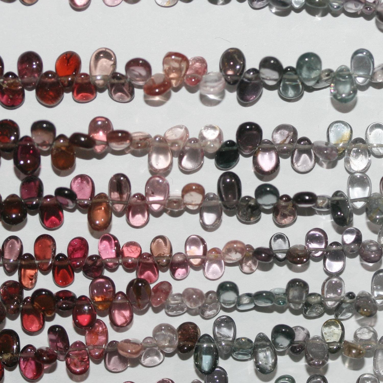 Perles en spinelle multicolores lisses en forme de goutte, 5 x 3 mm, 8 pouces (20 cm) - Fil de 21 cm