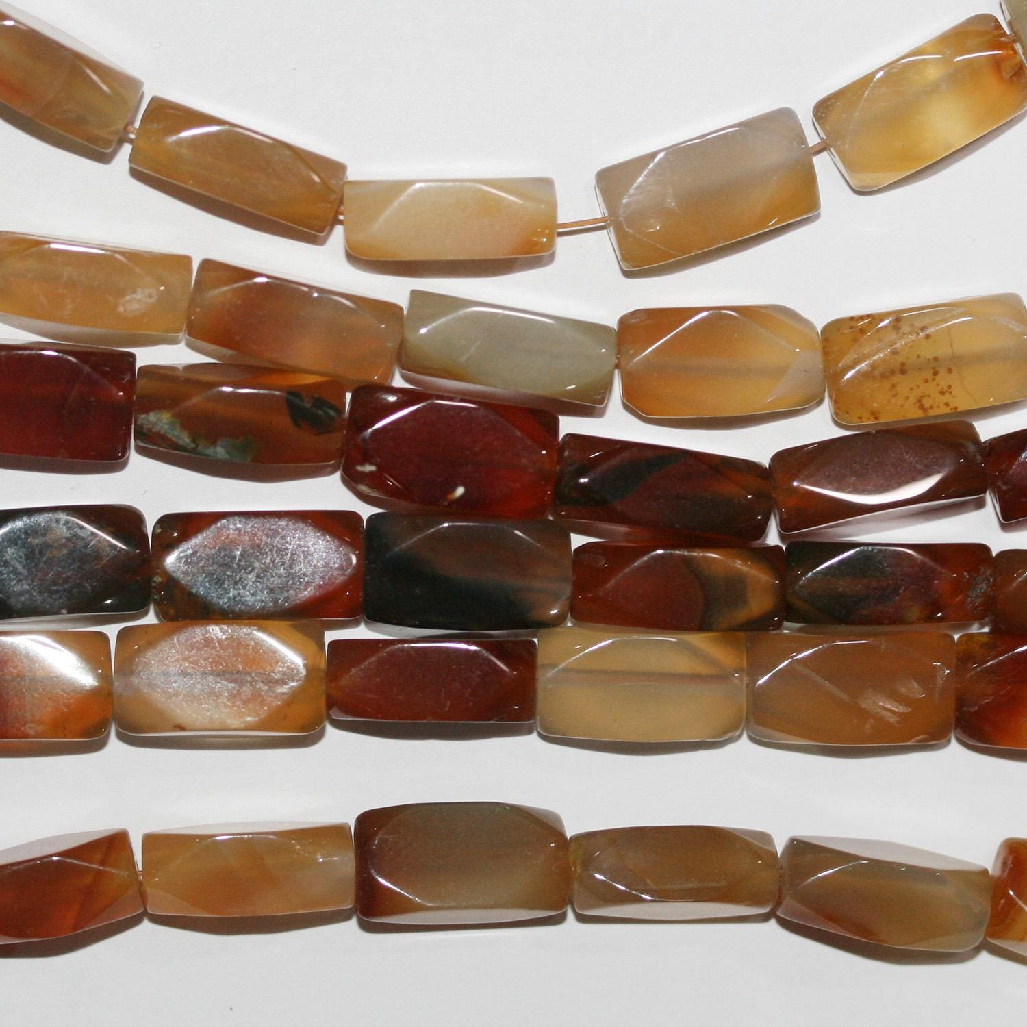 Cuentas prismáticas facetadas de cornalina de Santa, 16", 15 x 8 mm, tira de 40 cm