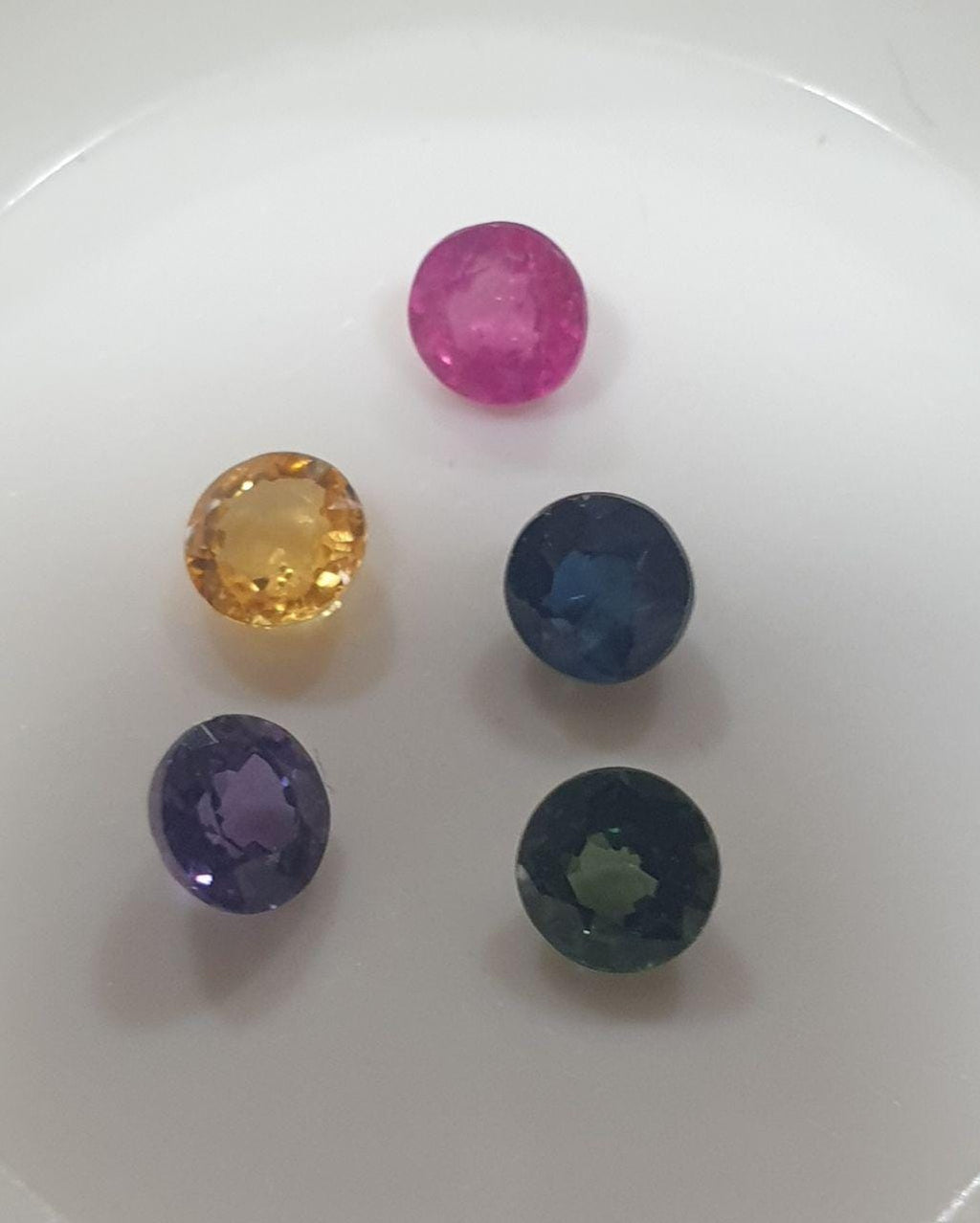 Lote de 5 zafiros multicolores calibrados de corte brillante redondo (rojo, verde, azul, amarillo y morado, 3,6-3,8 mm) - Lote de 5 unidades - Venta al por mayor