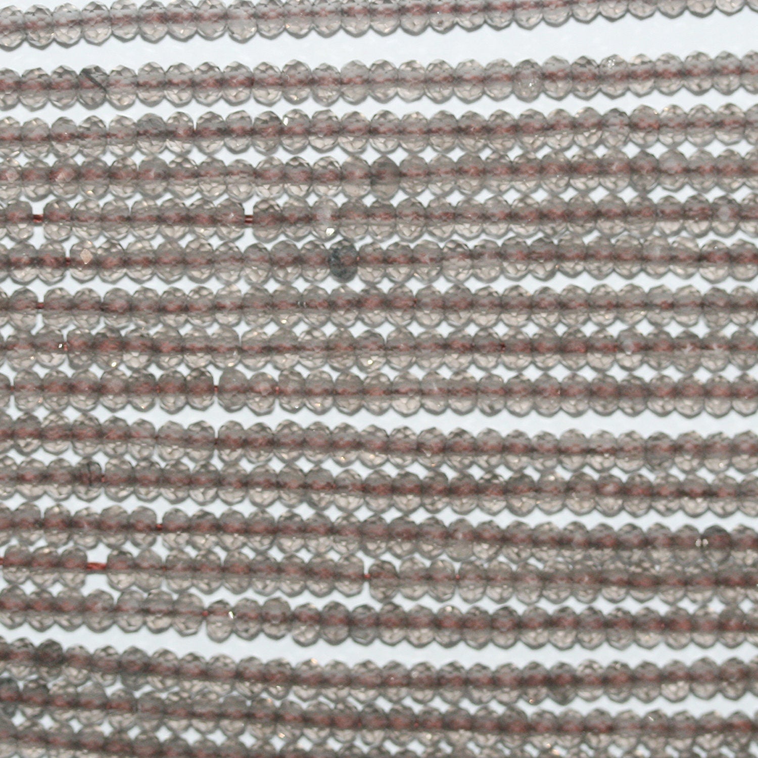 Perles rondelles à facettes en quartz fumé St, 39 cm (15 po), 3 x 2 mm. Longueur du fil : 39 cm (15 po).