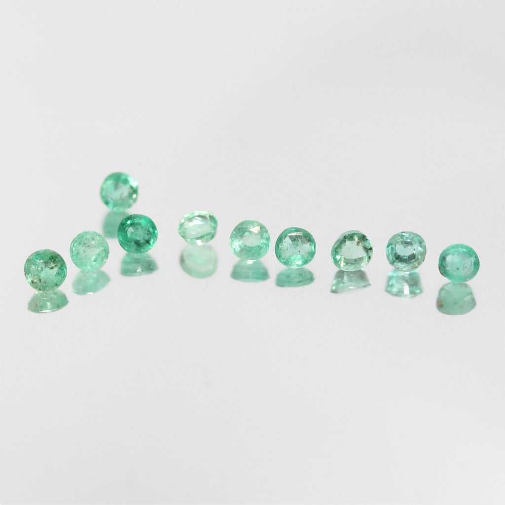 Lot de 3 émeraudes rondes à facettes de 3 mm - 1 carat