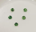 Lote de 5 piedras preciosas de granate tsavorita facetadas redondas de 2 mm. - Precio al por mayor.