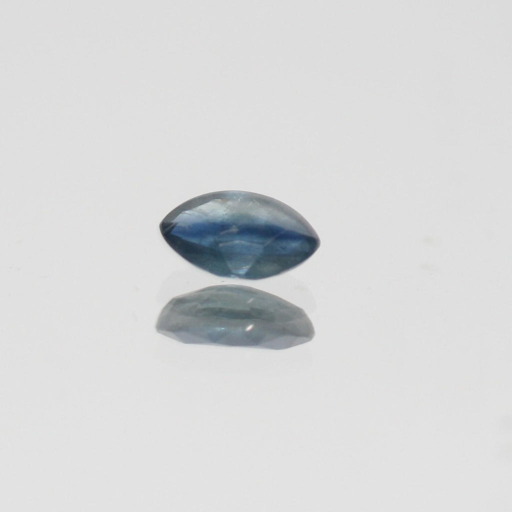 Lot de 12 saphirs facettés en forme de marquise (5 x 3 mm).