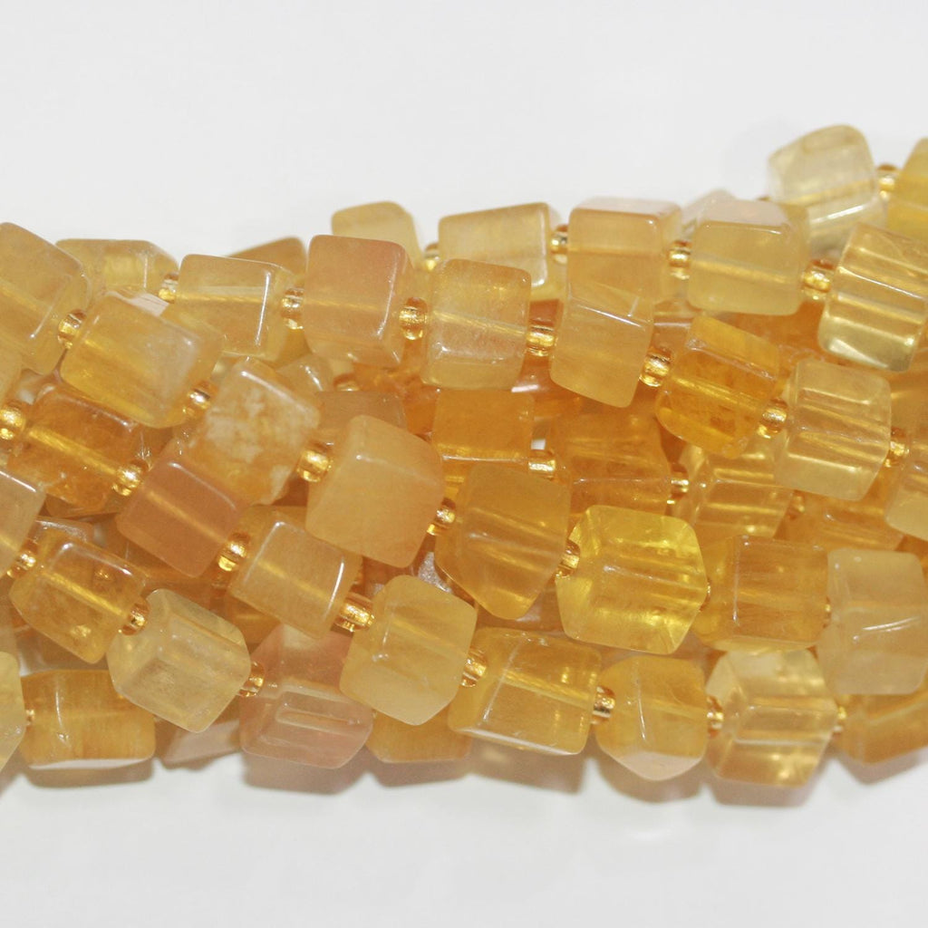 Perles cubiques lisses en fluorite jaune St de 14 pouces, 5-6 mm environ - Fil de 38 cm.