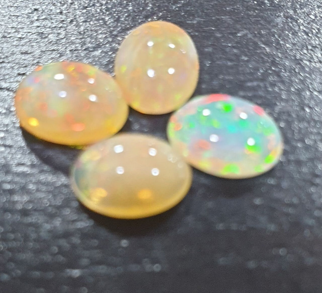 Lote de 4 cabujones ovalados de ópalo Wello natural de 8 x 6 mm (AAA) - Venta al por mayor - Lotes de piedras preciosas - Gema sin tratar