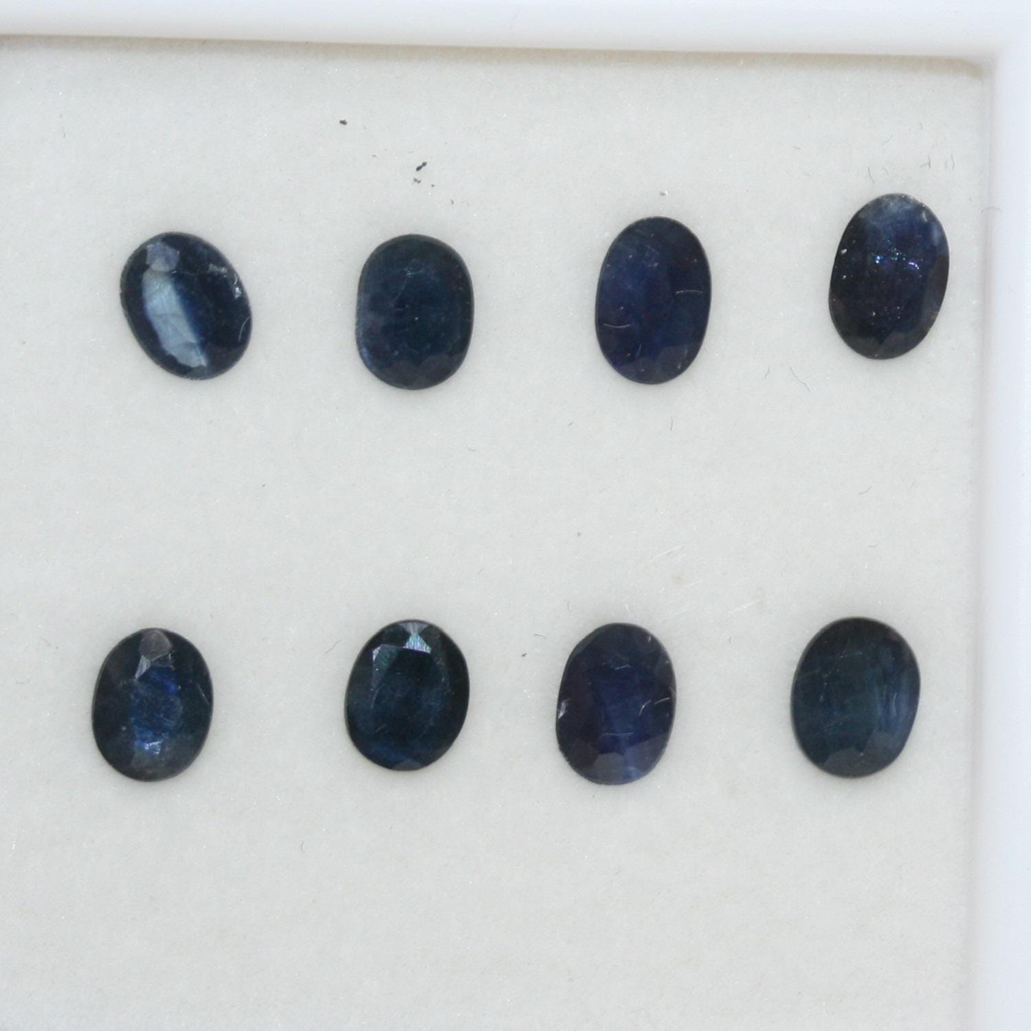 Lote de 8 zafiros azules facetados ovalados de 5 x 4 mm. (8 piezas)