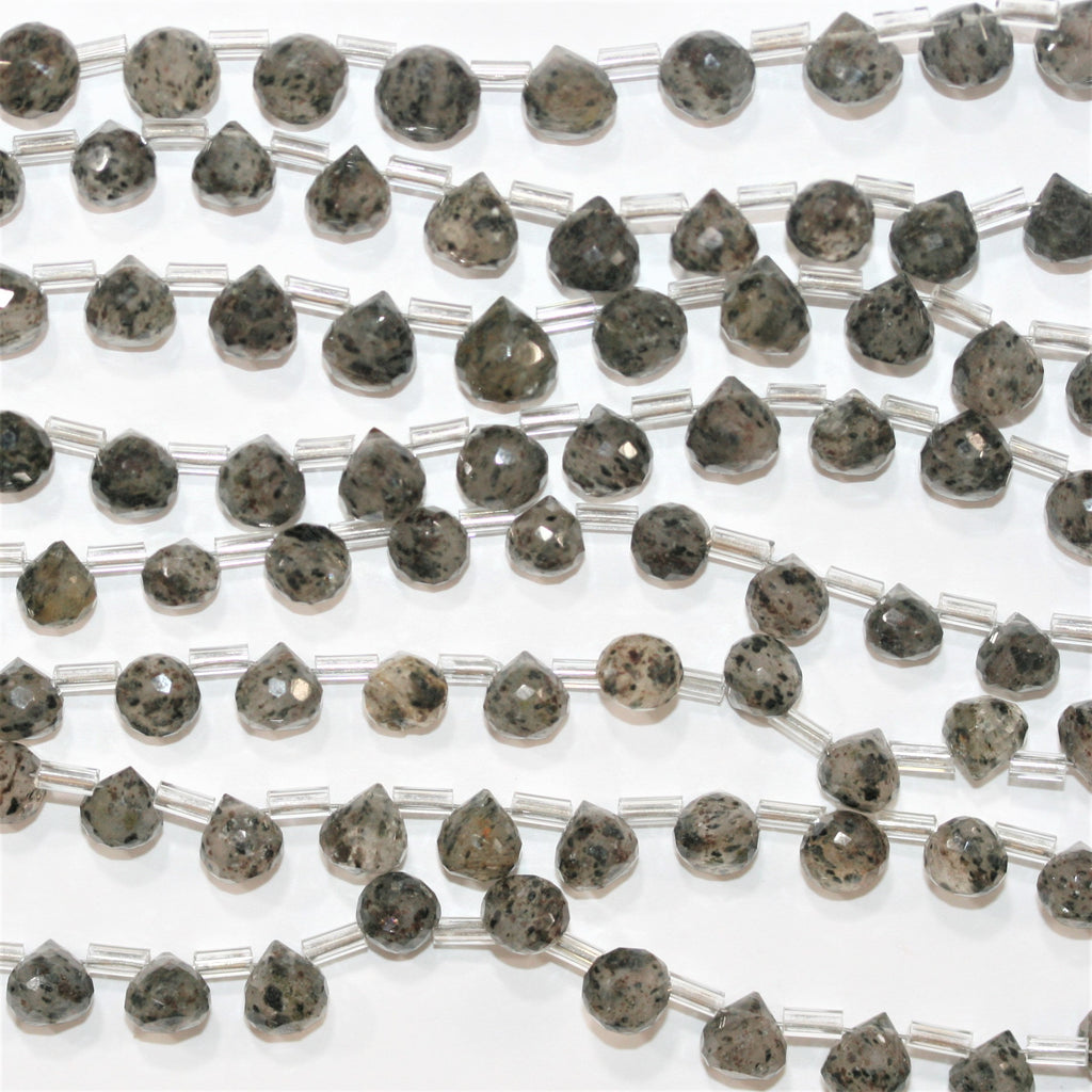 Perles en quartz St Dragon à facettes en forme de goutte, 9" (6-7 mm) - Brin de 23 cm.