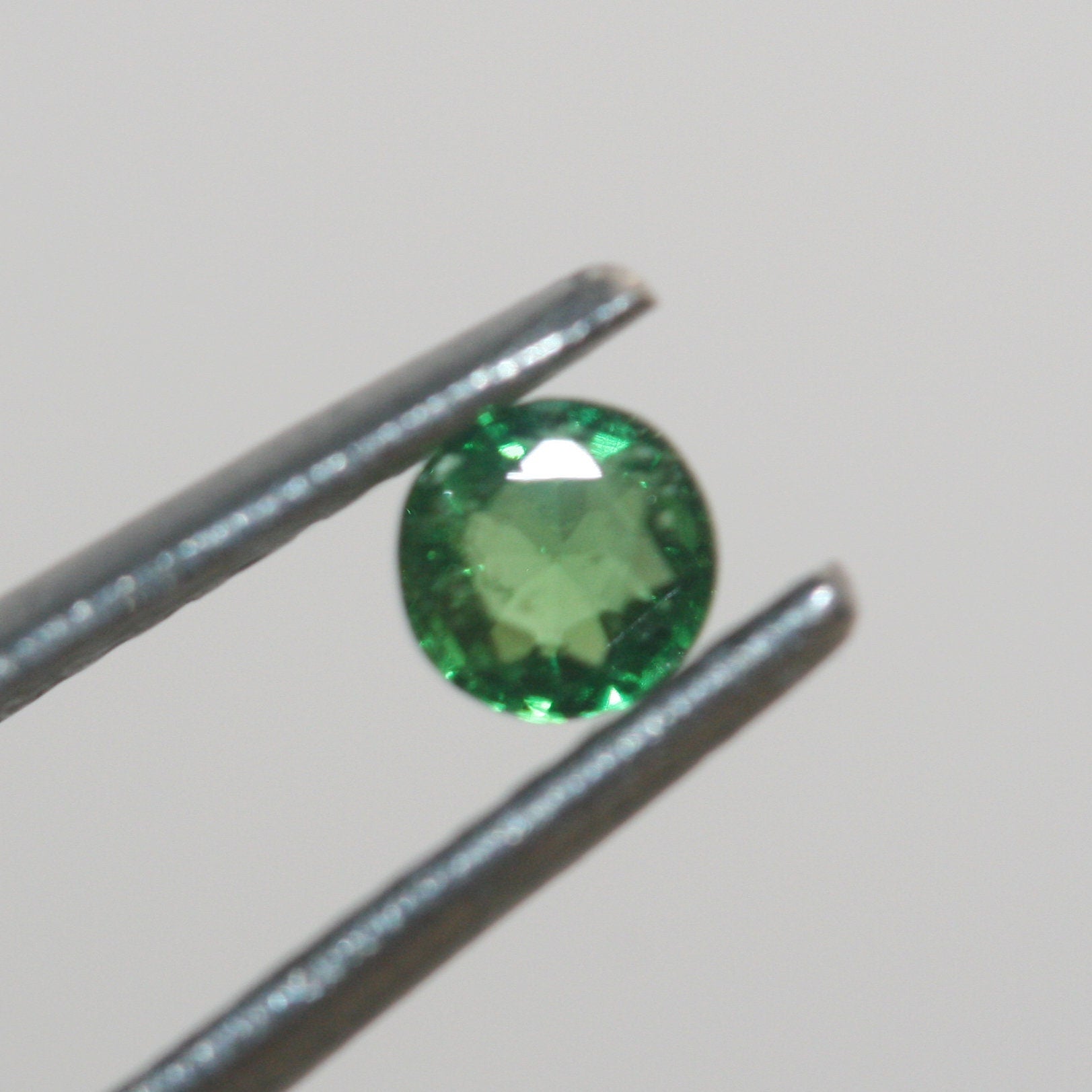 Turmalina cromada calibrada AAA, corte brillante redondo de 3-3,2 mm, lote de 6 piezas, turmalina verde - Gemas genuinas - Color natural sin tratar