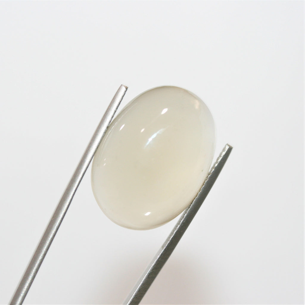 Yellow Moonstone Smooth Oval Cabochon 23.3x17mm. (20.61ct.)