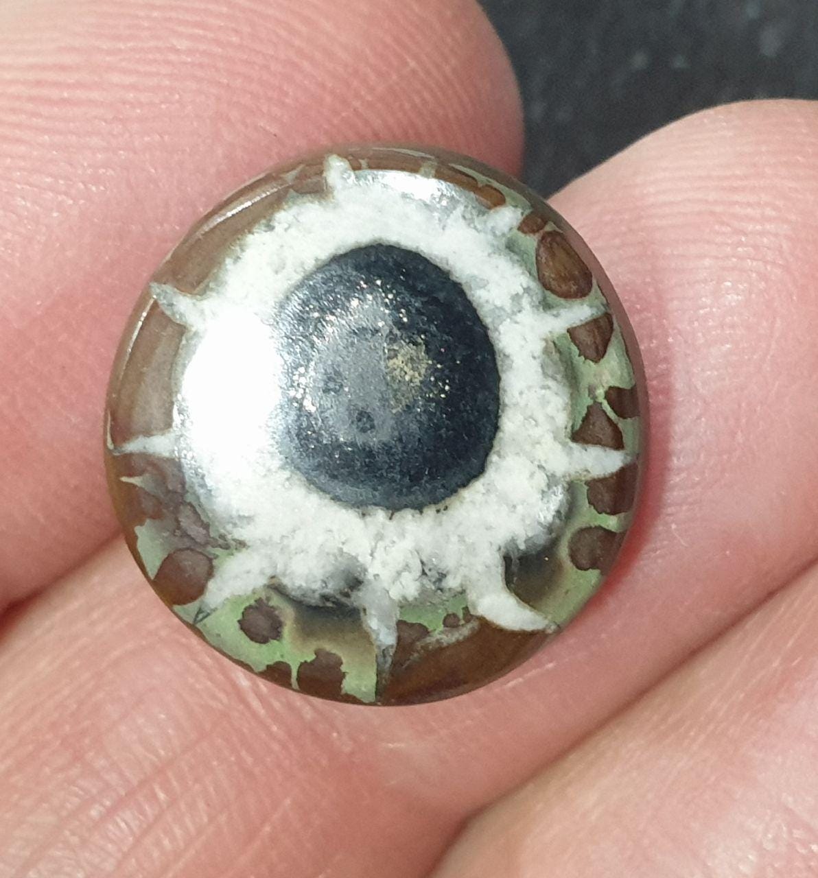 17x16.5mm, Natural Septarian Near Round Cabochon. 11.4cts. Natural Stone.