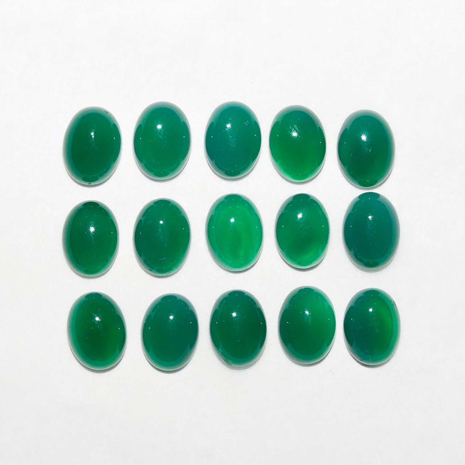 Lote de 15 cabujones ovalados de ágata verde de 8 x 6 mm (15 unidades)