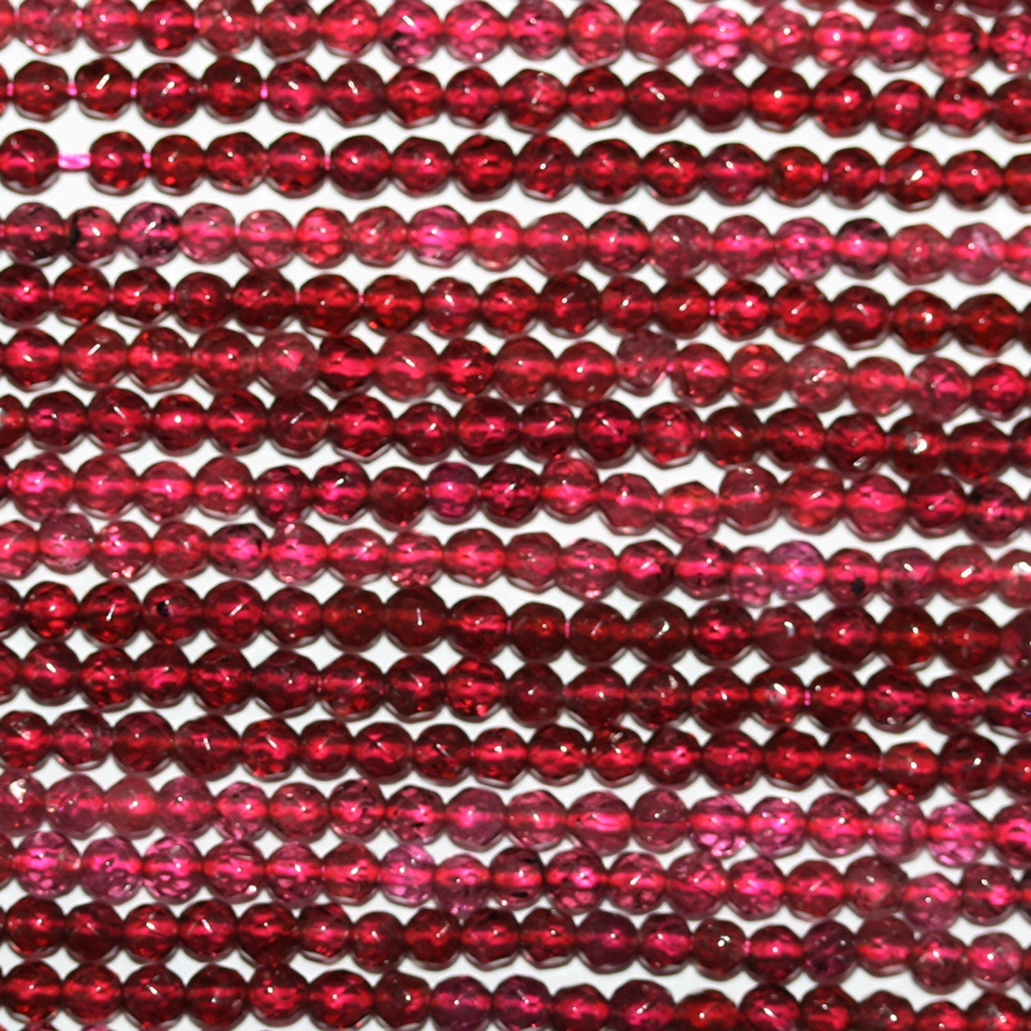 Perles rondes à facettes en grenat de 39 cm (15 pouces), 3 mm de diamètre.