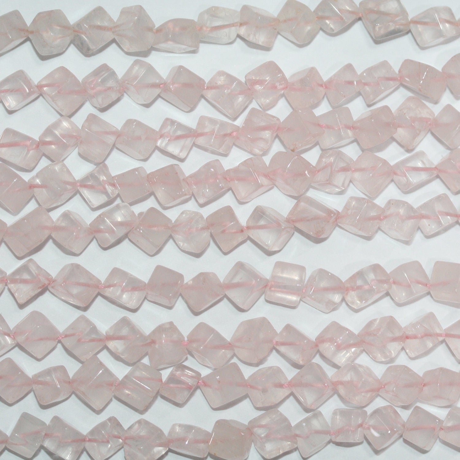 Perles cubiques lisses en quartz rose de 15 pouces, 5-6 mm - Brin de 38 cm.