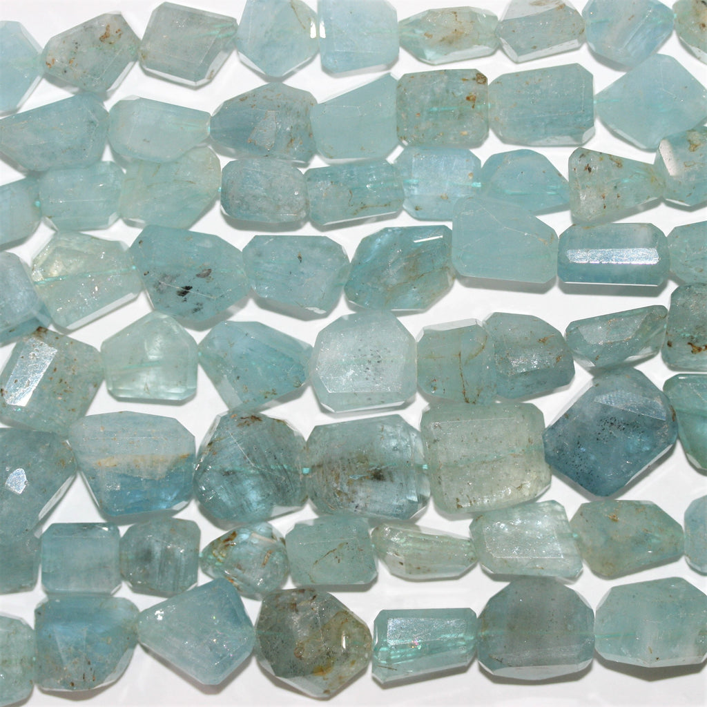 14" St Aquamarine Irregular Faceted Nugget -Strand 37cm.